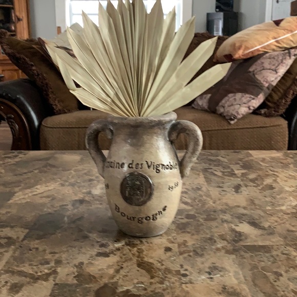 Rustic Clay vessel (pot) - Picture 1 of 2